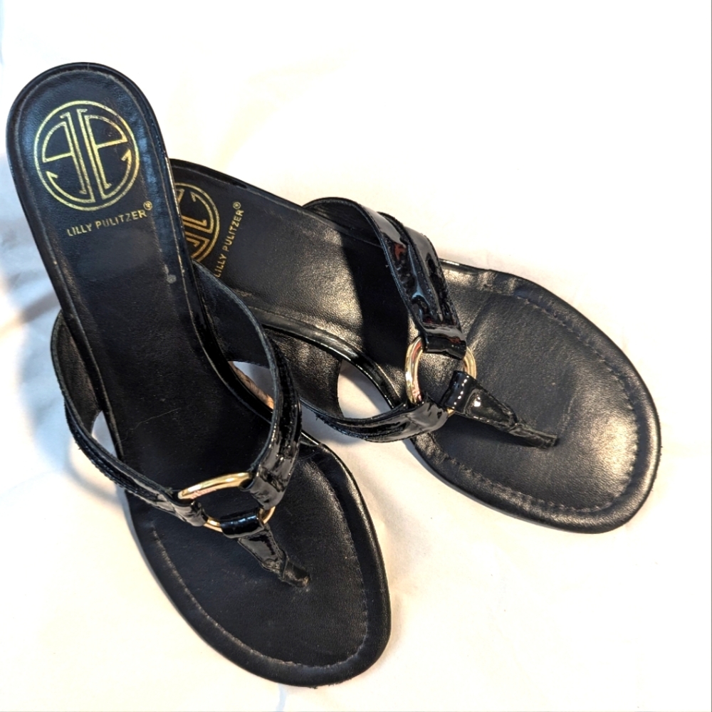 EUC Lilly Pulitzer Black Thong Sandal with Straw Wedge Heel 7.5